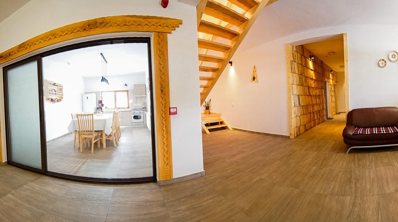 Отель Casa Ralucai Мойсей Экстерьер фото