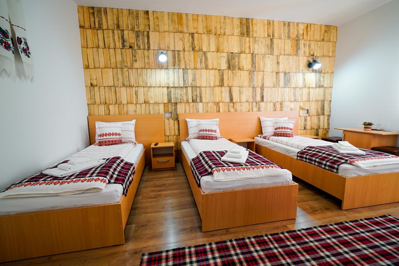 Отель Casa Ralucai Мойсей Экстерьер фото