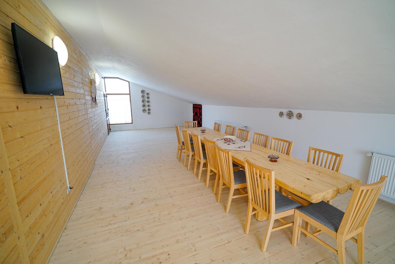 Отель Casa Ralucai Мойсей Экстерьер фото