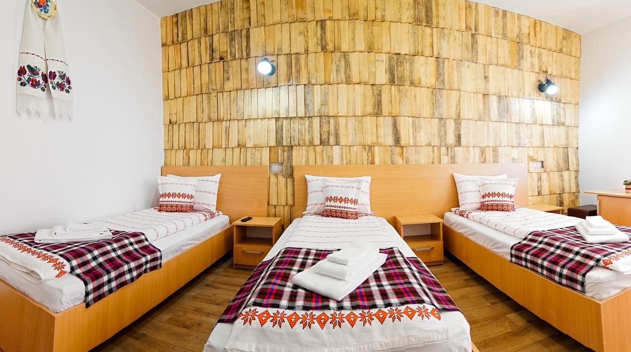 Отель Casa Ralucai Мойсей Экстерьер фото