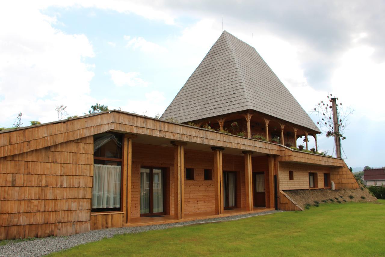 Отель Casa Ralucai Мойсей Экстерьер фото