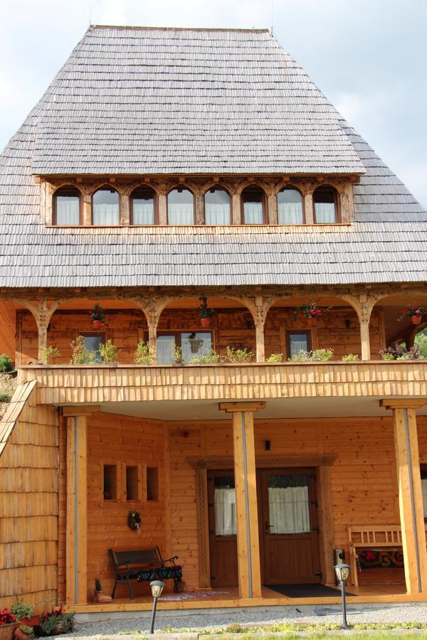 Отель Casa Ralucai Мойсей Экстерьер фото