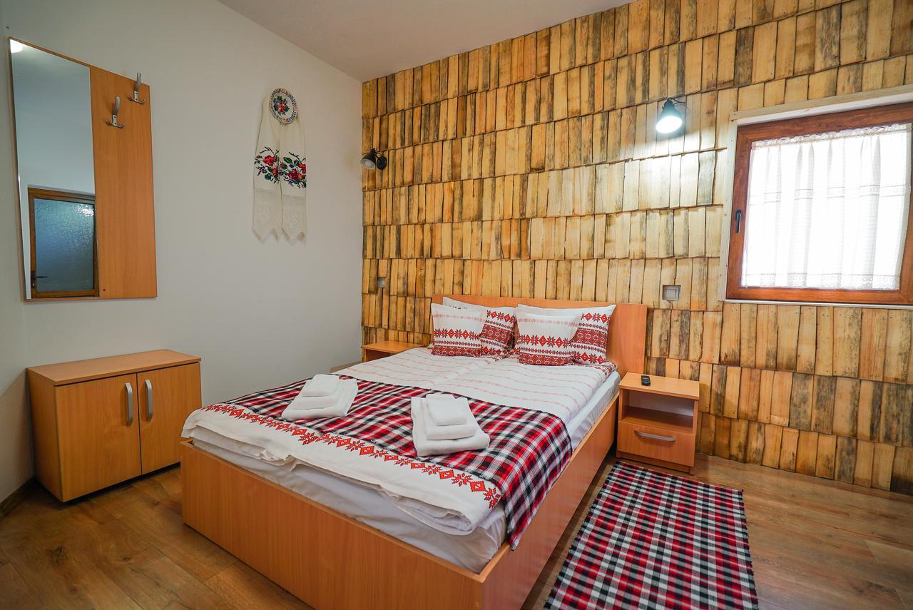 Отель Casa Ralucai Мойсей Экстерьер фото